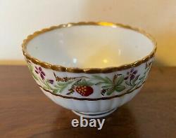 Antique 18th English Worcester Porcelain Tea Cup Bowl Georgian Strawberry Sprig