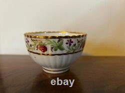 Antique 18th English Worcester Porcelain Tea Cup Bowl Georgian Strawberry Sprig