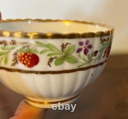 Antique 18th English Worcester Porcelain Tea Cup Bowl Georgian Strawberry Sprig