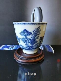 Antique Chinese 18thC Qianlong Period Blue White tea cup