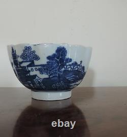 Antique Worcester Porcelain Tea Cup Bowl Blue and White Chinese 18th century Bow