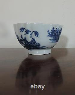 Antique Worcester Porcelain Tea Cup Bowl Blue and White Chinese 18th century Bow