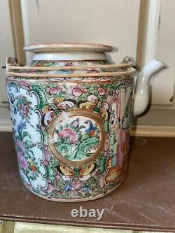 Gorgeous Antique Chinese Rose Medallion Tea Pot & (1) Cups In Wicker Case