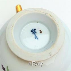 Meissen Porcelain Scattered Flowers Tea Cup & Saucer with Rare Shell Edge ca. 1820