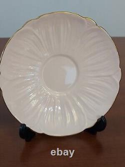 SHELLEY Fine Bone China OLEANDER England SCATTERED ROSES Pink TEA CUP SAUCER Set
