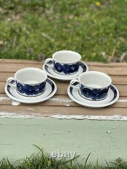 Set Of 3 Arabia Finland Anemone Teacups And Saucers