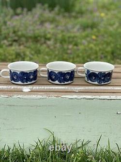 Set Of 3 Arabia Finland Anemone Teacups And Saucers