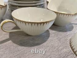 Stunning Thomas Rosenthal Elegant Gold Band Tea Cup/Saucer Set Of 20