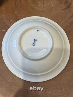 ULTRA RARE German Meissen Porcelain Gilded Ivy Leaves Swan Handle Teacup Saucer