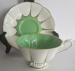 Unique ROYAL ALBERT Teacup & Saucer England Rare Design Green Gold