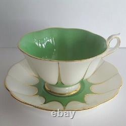 Unique ROYAL ALBERT Teacup & Saucer England Rare Design Green Gold