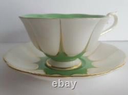 Unique ROYAL ALBERT Teacup & Saucer England Rare Design Green Gold