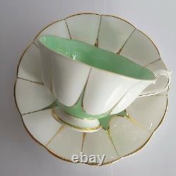 Unique ROYAL ALBERT Teacup & Saucer England Rare Design Green Gold