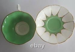 Unique ROYAL ALBERT Teacup & Saucer England Rare Design Green Gold