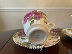 Vintage Duchess Fine Porcelain Tea Cup an Saucer Violets 22Kt Gold Gilt